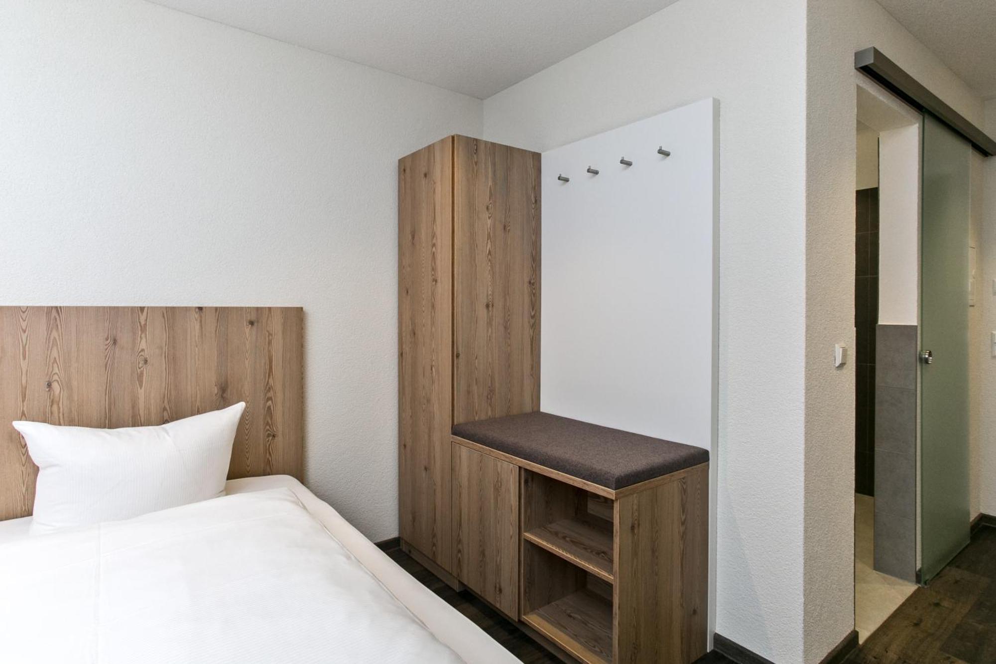 לאופנבורג Hotel-Gasthaus Engel Luttingen מראה חיצוני תמונה