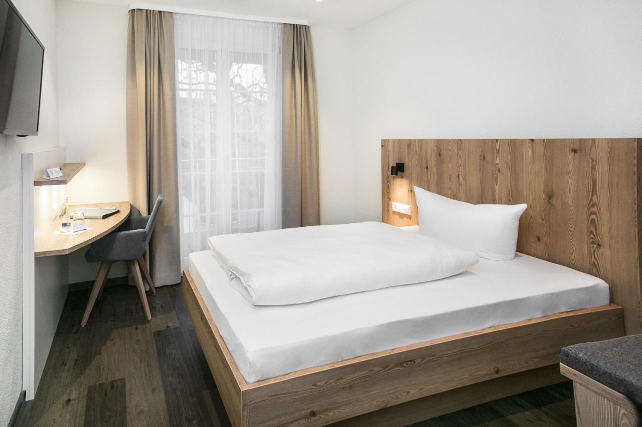 לאופנבורג Hotel-Gasthaus Engel Luttingen מראה חיצוני תמונה