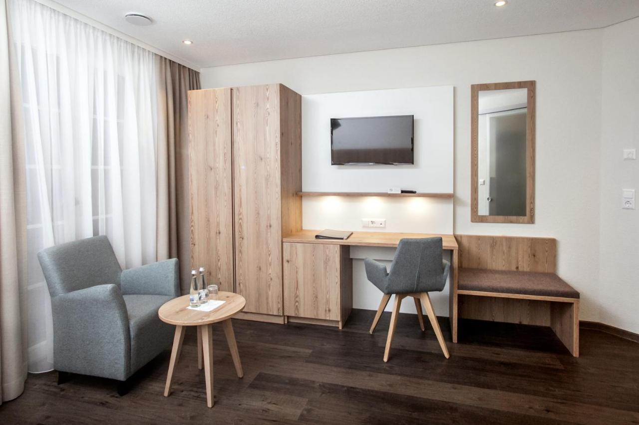 לאופנבורג Hotel-Gasthaus Engel Luttingen מראה חיצוני תמונה