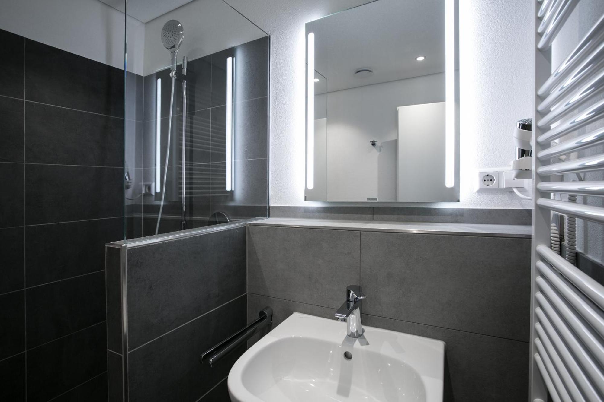 לאופנבורג Hotel-Gasthaus Engel Luttingen חדר תמונה