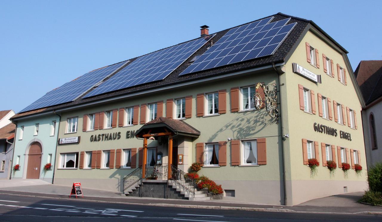 לאופנבורג Hotel-Gasthaus Engel Luttingen מראה חיצוני תמונה