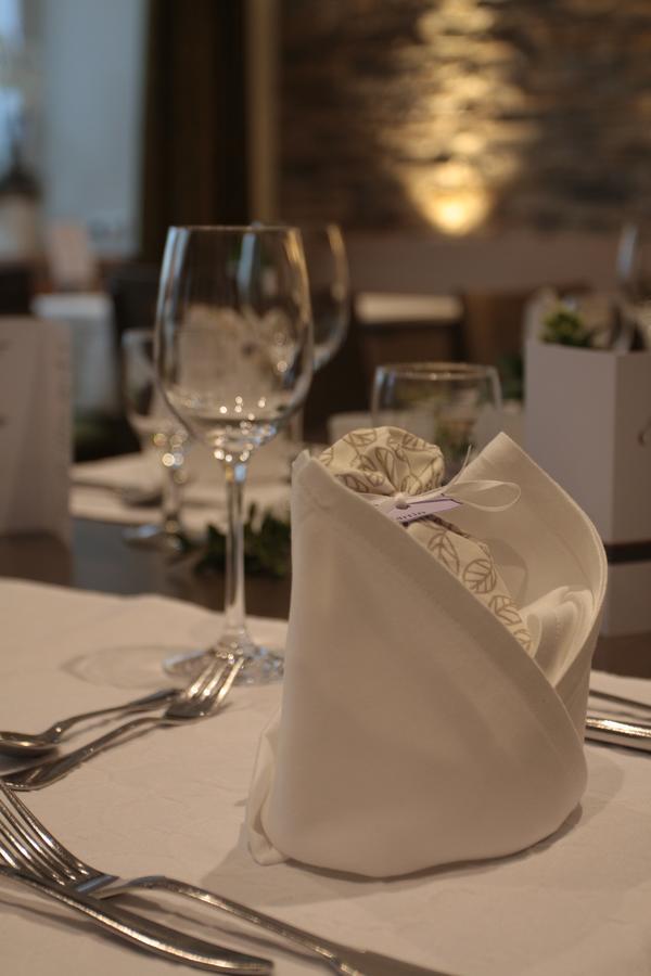 לאופנבורג Hotel-Gasthaus Engel Luttingen מראה חיצוני תמונה